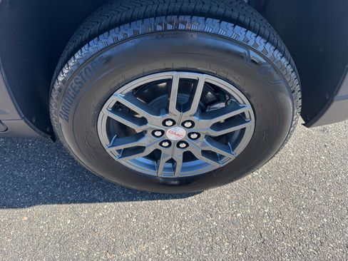 Used 2025 GMC Acadia Elevation image 38