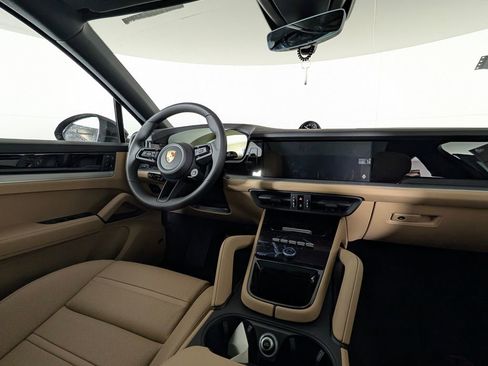 New 2026 Porsche Cayenne Coupe image 22