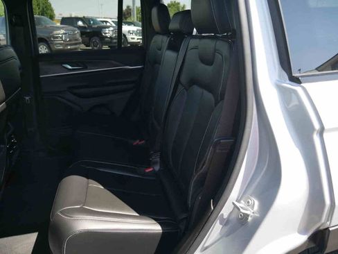 New 2025 Jeep Grand Cherokee Limited image 13