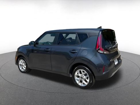 Used 2025 Kia Soul LX w/ LX Technology Package image 10