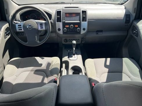 Used 2021 Nissan Frontier SV w/ Midnight Edition Floor Mats AWD/4WD image 13