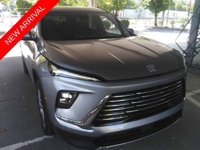 Used 2025 Buick Enclave Preferred AWD/4WD image 1