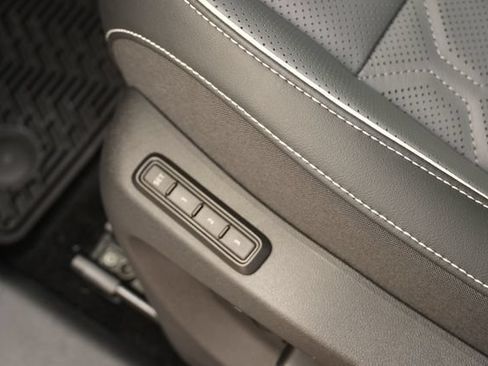 Used 2025 Volkswagen Tiguan SEL R-Line AWD/4WD image 26