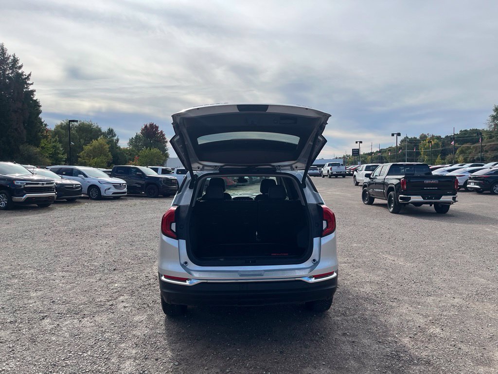 Used 2022 GMC Terrain SLT AWD/4WD image 12