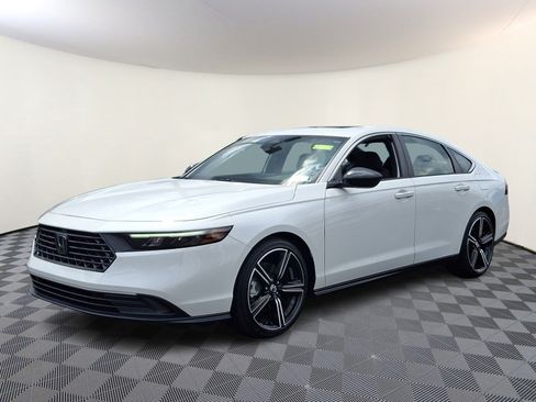 Used 2024 Honda Accord Sport image 3