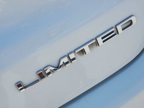 Used 2019 Jeep Compass Limited FWD image 12