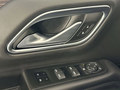 Used 2022 Chevrolet Suburban LT RWD image 13