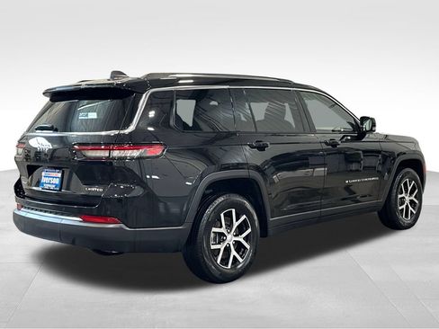Used 2023 Jeep Grand Cherokee L Limited AWD/4WD image 7