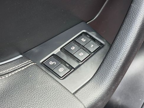 Used 2019 Jaguar F-PACE S image 27