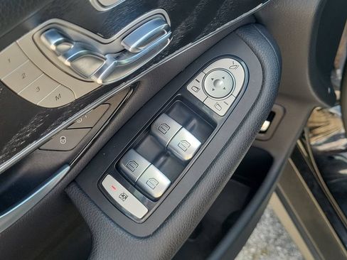 Used 2018 Mercedes-Benz GLC 300 4MATIC image 20