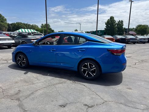 Used 2024 Nissan Sentra SV FWD image 3