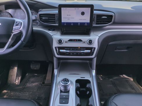 Used 2023 Ford Explorer XLT w/ Equipment Group 202A image 13