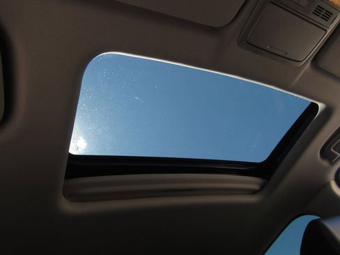 Used 2022 Honda CR-V EX-L image 8