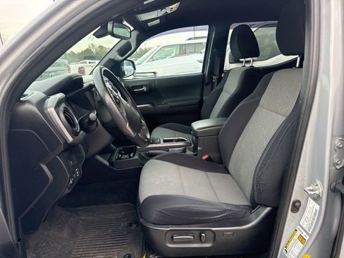 Used 2021 Toyota Tacoma TRD Sport image 14