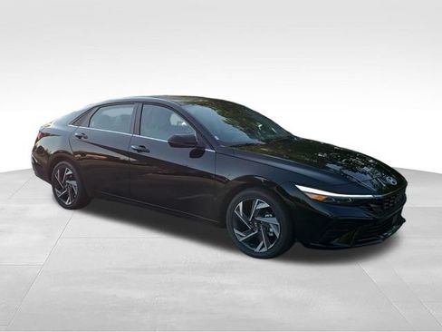 New 2026 Hyundai Elantra Limited FWD image 7