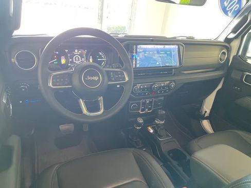 Used 2024 Jeep Wrangler High Altitude AWD/4WD image 20