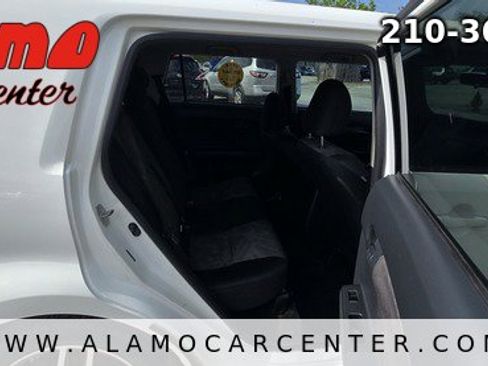 Used 2014 Scion xB FWD image 19