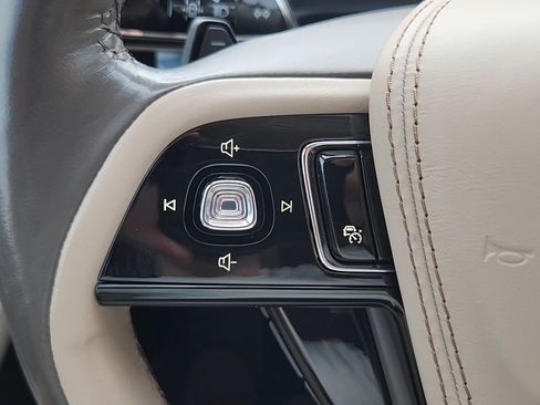 Used 2022 Lincoln Aviator Reserve w/ Equipment Group 201A RWD image 13
