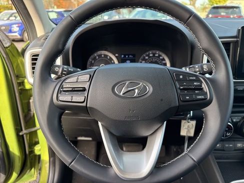 Certified 2022 Hyundai Venue SEL w/ Cargo Package image 9