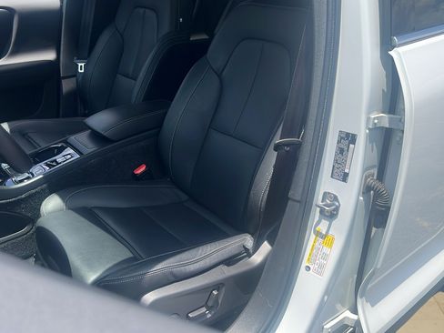 Used 2019 Volvo XC40 T5 Inscription AWD/4WD image 17