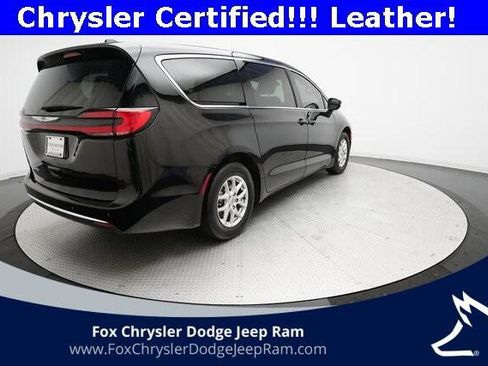 Certified 2024 Chrysler Pacifica Touring-L image 36