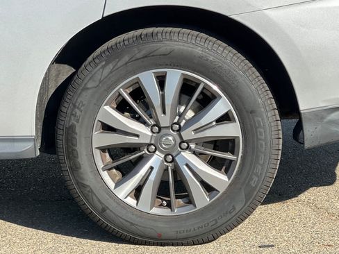 Used 2017 Nissan Pathfinder SV AWD/4WD image 25