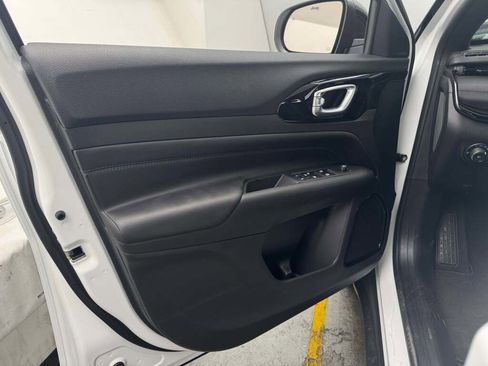 New 2026 Jeep Compass Limited image 18