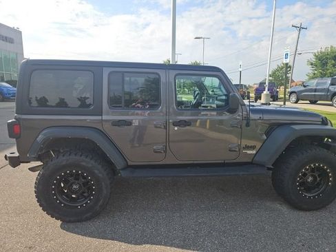Used 2021 Jeep Wrangler Unlimited Sport AWD/4WD image 3