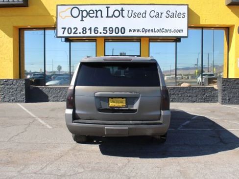 Used 2016 Chevrolet Suburban LTZ image 6