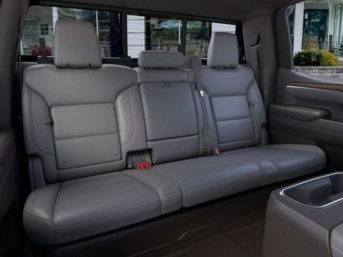 New 2026 GMC Sierra 1500 SLT image 17