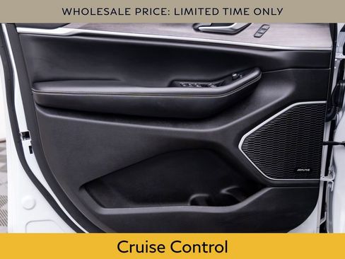 Used 2023 Jeep Grand Cherokee 4WD 4xe image 12