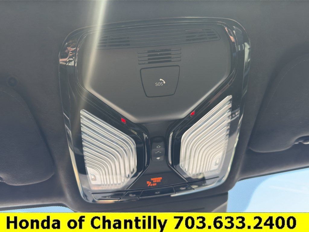 Used 2023 BMW X7 xDrive40i w/ M Sport Package AWD/4WD image 18