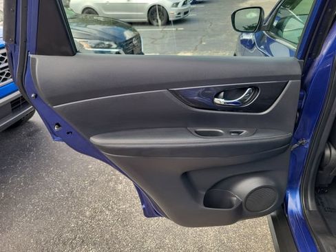 Used 2018 Nissan Rogue S AWD/4WD image 13
