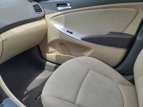 Used 2012 Hyundai Accent GLS FWD image 19
