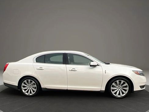 Used 2015 Lincoln MKS Sedan 4D w/ Equipment Group 101A image 4