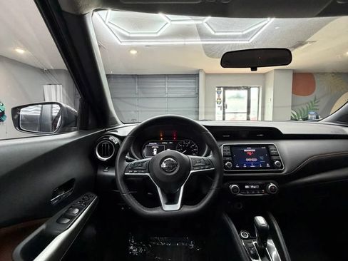 Used 2019 Nissan Kicks SR w/ Exterior Electronics Package FWD image 29
