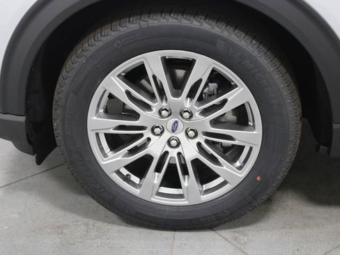 New 2026 Ford Explorer Platinum RWD image 18