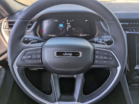 New 2025 Jeep Grand Cherokee L Altitude image 21