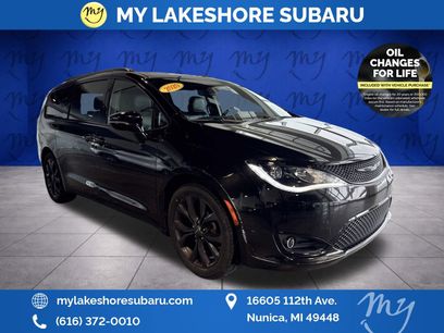 Used 2020 Chrysler Pacifica Limited w/ S Appearance Package