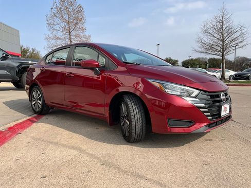 Used 2025 Nissan Versa SV w/ Trunk Package image 4