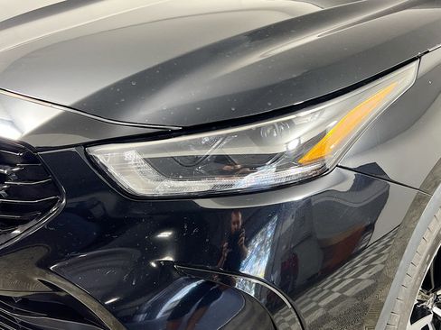 Used 2022 Toyota Highlander XSE image 12