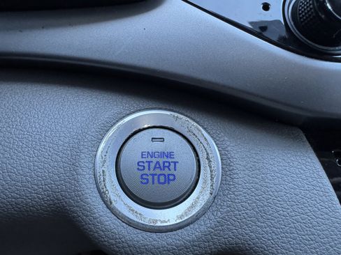 Used 2018 Hyundai Elantra Limited image 27