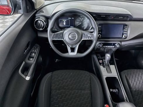 Certified 2021 Nissan Kicks SV FWD image 3
