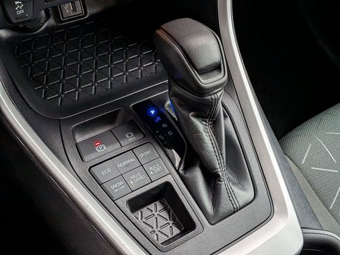 Certified 2024 Toyota RAV4 XLE AWD/4WD image 23