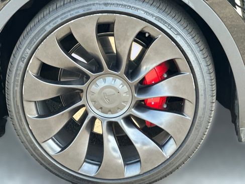 Used 2022 Tesla Model Y Performance AWD/4WD image 11