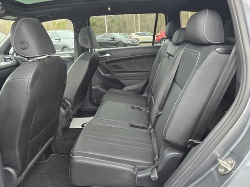 Used 2023 Volkswagen Tiguan SE R-Line image 13