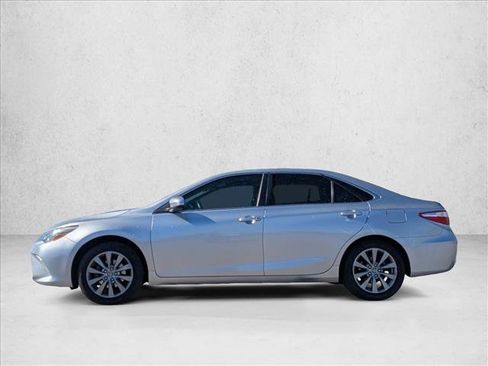 Used 2016 Toyota Camry XLE image 8