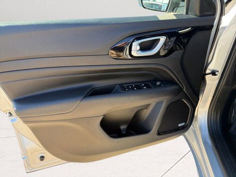 Used 2025 Jeep Compass Limited w/ Driver Assist Group I image 18