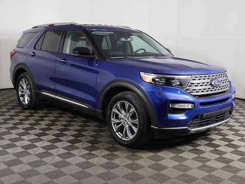 Used 2022 Ford Explorer Limited w/ Equipment Group 301A image 2