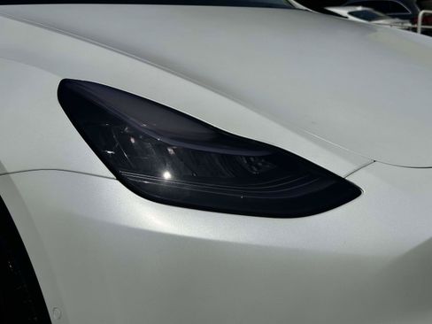 Used 2021 Tesla Model Y Long Range AWD/4WD image 9